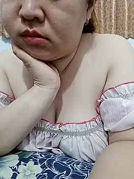 Snapshot of VyOanh2K chatting on 9, 7, 2026 VyOanh2K online show from 9, 7, 2026