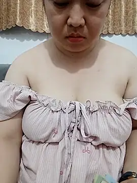 Snapshot of VyOanh2K chatting on 11, 7, 2026 VyOanh2K online show from 11, 7, 2026