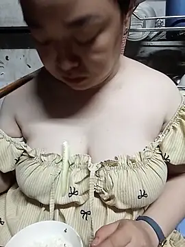 Snapshot of VyOanh2K chatting on 21, 6, 2026 VyOanh2K online show from 21, 6, 2026
