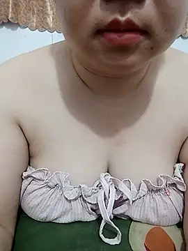 Snapshot of VyOanh2K chatting on 12, 6, 2026 VyOanh2K online show from 12, 6, 2026