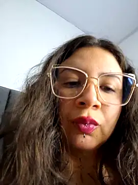 Aria Bennett21 online show from 8, 4, 2026