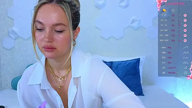 Lynna Sparks online show from 10, 10, 2025