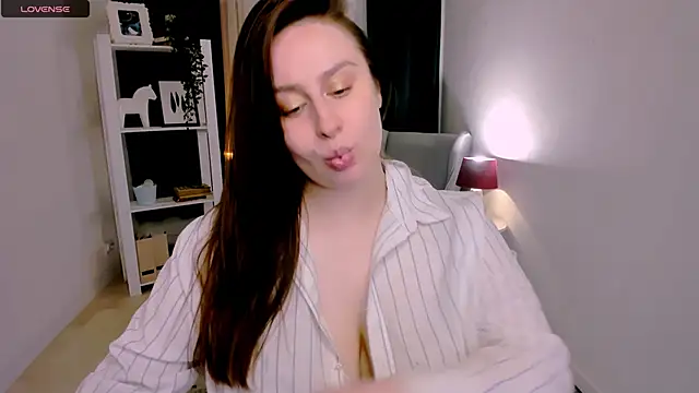 Snapshot of Lattea chatting on 17, 6, 2026 Lattea online show from 17, 6, 2026
