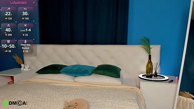 Eva  Lewis online show from 27, 11, 2025