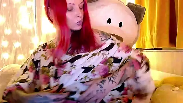 InesGold online show from 4, 12, 2025