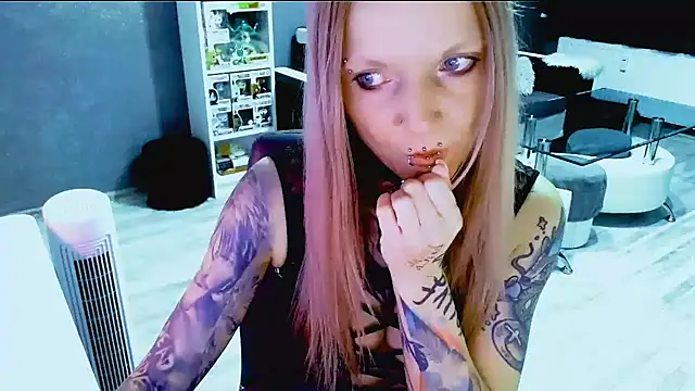 Snapshot of InesGold chatting on 11, 9, 2025 InesGold online show from 11, 9, 2025