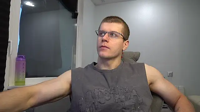 Snapshot of Bruno_Banani chatting on 2, 10, 2025 Bruno Banani online show from 2, 10, 2025