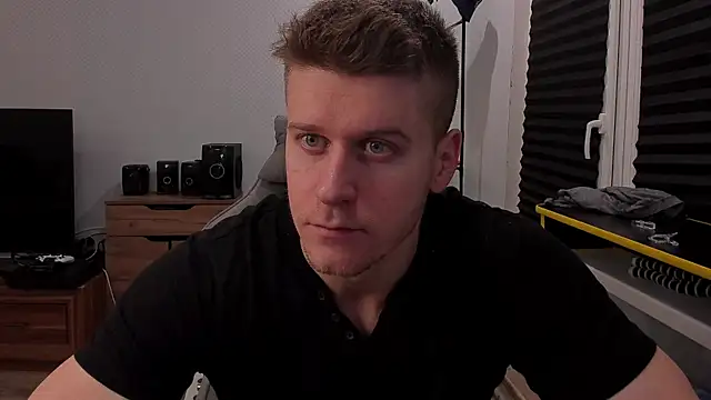 Snapshot of Bruno_Banani chatting on 22, 3, 2025 Bruno Banani online show from 22, 3, 2025