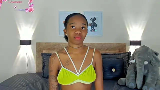Snapshot of Rihana_hot01 chatting on 3, 6, 2026 Rihana hot01 online show from 3, 6, 2026