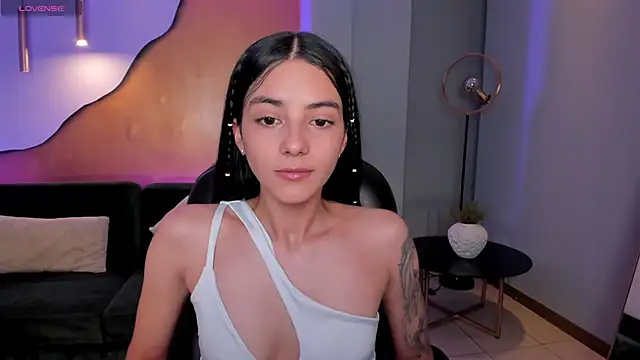 Snapshot of HannahJamesX chatting on 21, 1, 2025 HannahJamesX online show from 21, 1, 2025