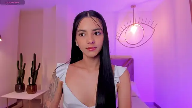 Snapshot of HannahJamesX chatting on 3, 10, 2025 HannahJamesX online show from 3, 10, 2025