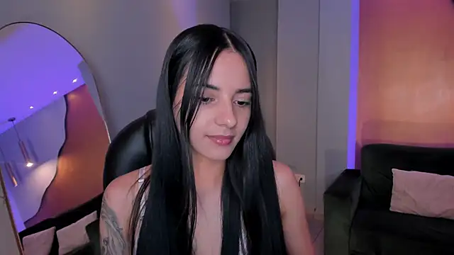 Snapshot of HannahJamesX chatting on 20, 2, 2025 HannahJamesX online show from 20, 2, 2025