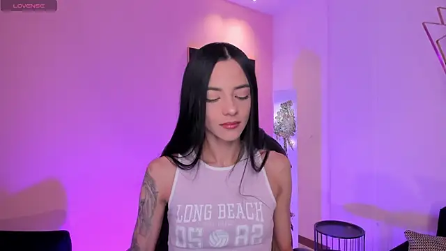 Snapshot of HannahJamesX chatting on 9, 3, 2026 HannahJamesX online show from 9, 3, 2026