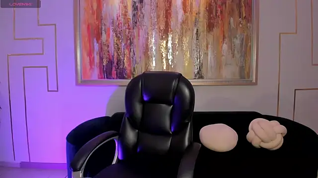Snapshot of HannahJamesX chatting on 10, 9, 2025 HannahJamesX online show from 10, 9, 2025