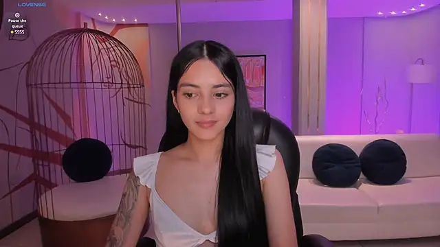 Snapshot of HannahJamesX chatting on 13, 1, 2025 HannahJamesX online show from 13, 1, 2025