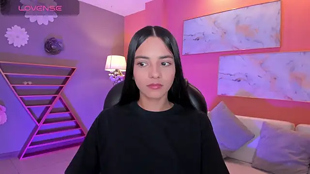 Snapshot of HannahJamesX chatting on 18, 2, 2025 HannahJamesX online show from 18, 2, 2025