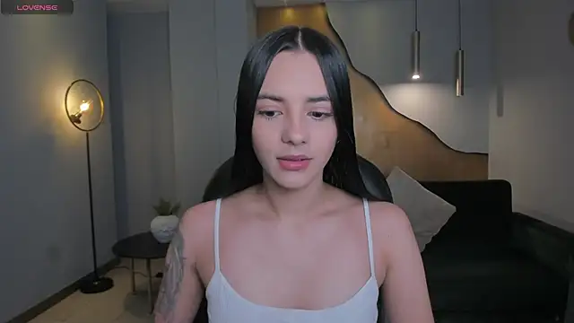 Snapshot of HannahJamesX chatting on 23, 2, 2025 HannahJamesX online show from 23, 2, 2025