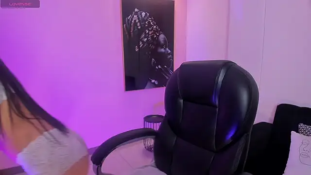 Snapshot of HannahJamesX chatting on 2, 3, 2025 HannahJamesX online show from 2, 3, 2025