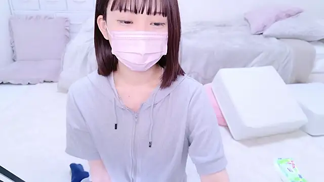 Snapshot of x-naru-x chatting on 8, 12, 2024 x-naru-x online show from 8, 12, 2024