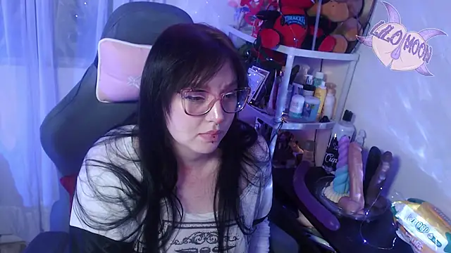 LiloMoon69 online show from 3, 3, 2025