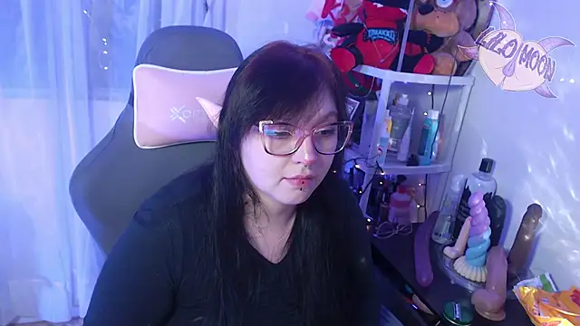 LiloMoon69 online show from 27, 2, 2025