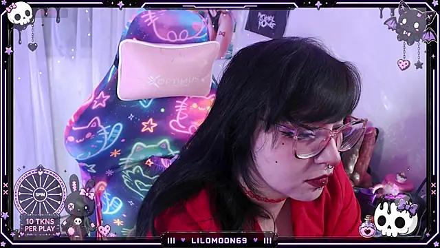Snapshot of LiloMoon69 chatting on 19, 7, 2026 LiloMoon69 online show from 19, 7, 2026