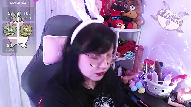 LiloMoon69 online show from 2, 4, 2026