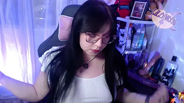 LiloMoon69 online show from 8, 2, 2025