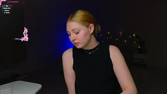 Snapshot of Catherine_River chatting on 2, 5, 2026 Catherine River online show from 2, 5, 2026