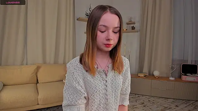 Snapshot of DominikaElis chatting on 8, 11, 2025 DominikaElis online show from 8, 11, 2025