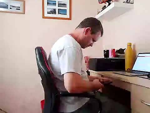 Snapshot of mrtickle1000 chatting on 5, 8, 2026 mrtickle1000 online show from 5, 8, 2026