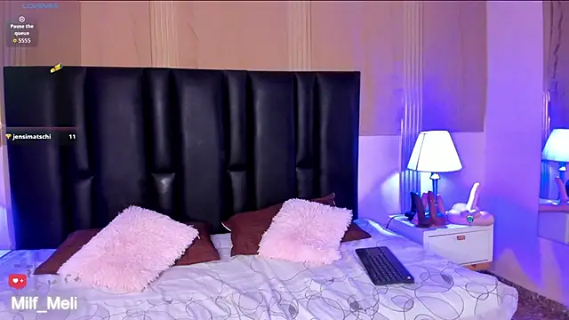 Snapshot of Milf_meli chatting on 8, 10, 2025 Milf meli online show from 8, 10, 2025