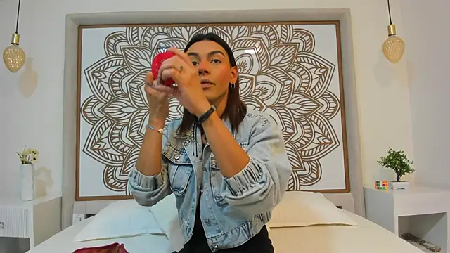 Maiskeen Zamara online show from 10, 12, 2024