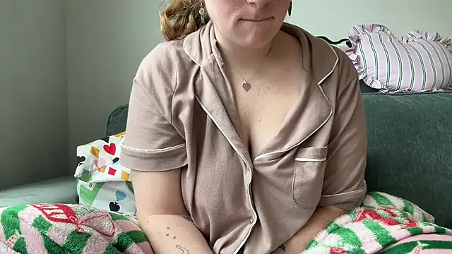 Snapshot of lilsbabyxo chatting on 7, 6, 2026 lilsbabyxo online show from 7, 6, 2026