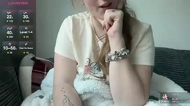 Snapshot of lilsbabyxo chatting on 2, 12, 2024 lilsbabyxo online show from 2, 12, 2024