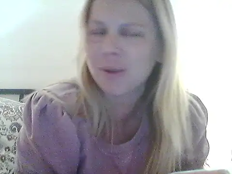 Snapshot of burrkitty chatting on 23, 11, 2025 burrkitty online show from 23, 11, 2025