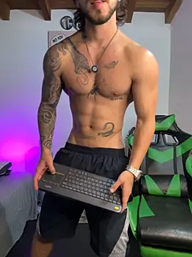 Valentino Xander online show from 23, 12, 2025