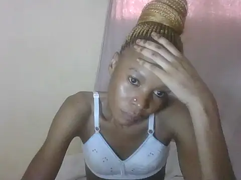 Snapshot of Sweetpetite254 chatting on 8, 7, 2026 Sweetpetite254 online show from 8, 7, 2026