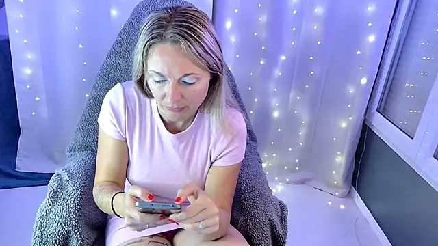Snapshot of cassiehotsexy chatting on 19, 9, 2025 cassiehotsexy online show from 19, 9, 2025