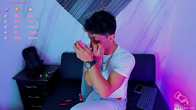 Piggy Eddy online show from 2, 12, 2025