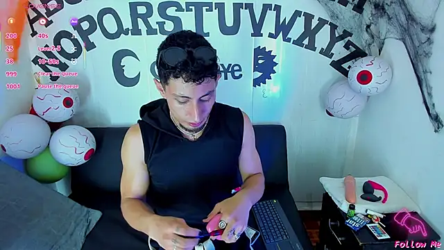 Piggy Eddy online show from 23, 10, 2025