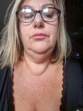 Snapshot of Mara-24 chatting on 21, 10, 2025 Mara-24 online show from 21, 10, 2025