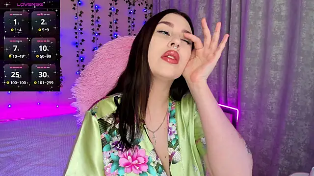Snapshot of Alice___Rose chatting on 1, 10, 2025 Alice Rose online show from 1, 10, 2025