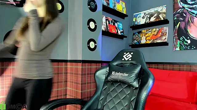 Nicole Charm online show from 13, 1, 2026