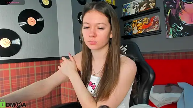 Nicole Charm online show from 11, 2, 2026