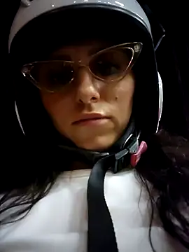 Izabella Bella online show from 19, 1, 2026