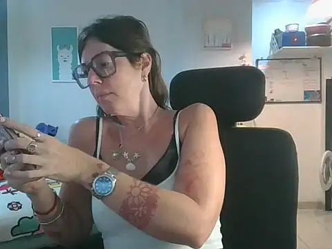 Snapshot of Calentandote chatting on 7, 4, 2026 Calentandote online show from 7, 4, 2026