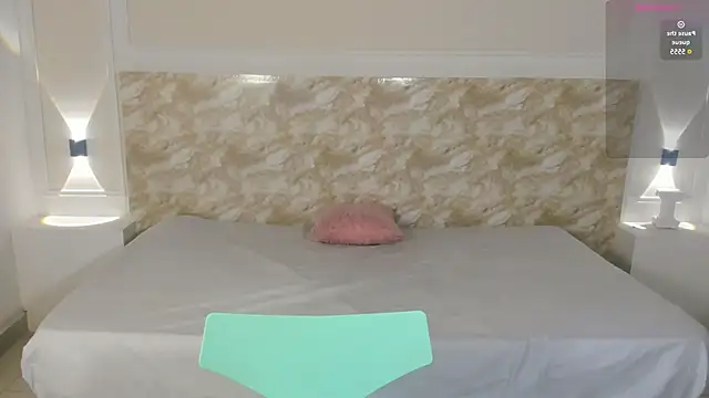 AliceRoss0 online show from 6, 11, 2025