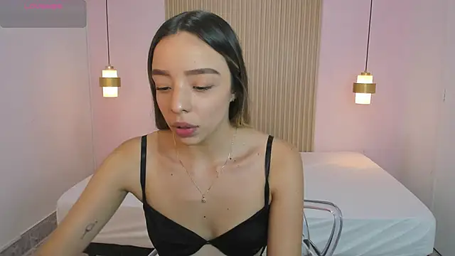 AliceRoss0 online show from 6, 5, 2026