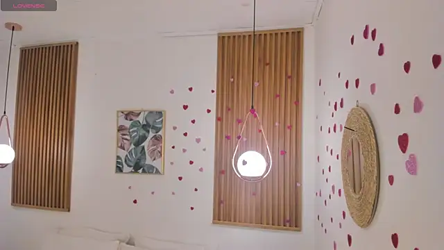 TiffanyWright online show from 16, 4, 2026